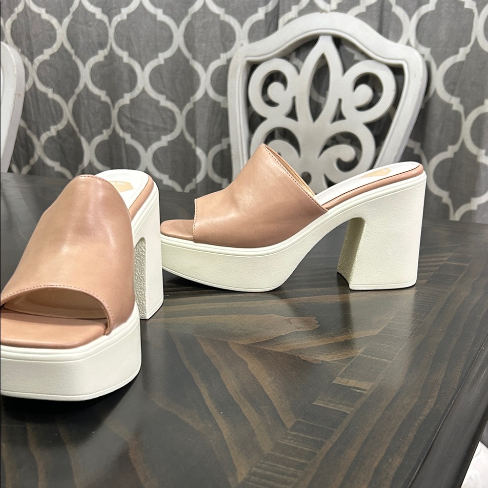 Mi.iM Women's Pink and White Platform Heels
